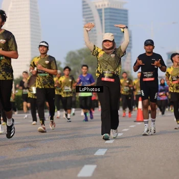 Runner Photo 6914932