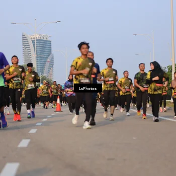 Runner Photo 6915004