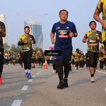 Runner Photo 6915039