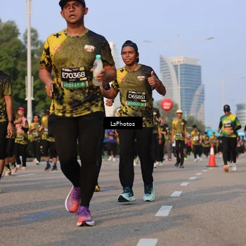 Runner Photo 6915182
