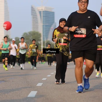 Runner Photo 6915246