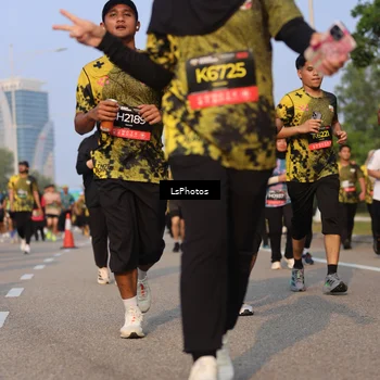 Runner Photo 6915771
