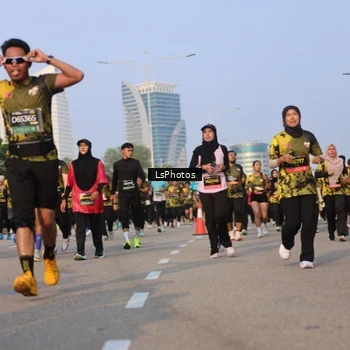 Runner Photo 6915808