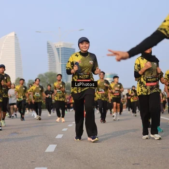 Runner Photo 6915923
