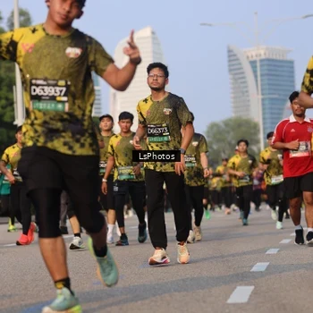 Runner Photo 6915930
