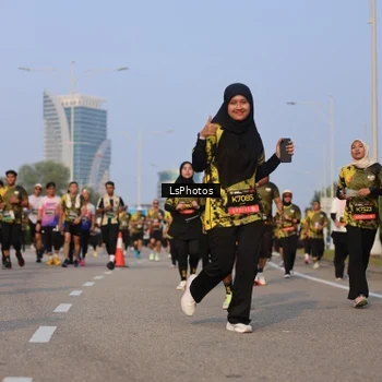 Runner Photo 6916055