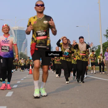 Runner Photo 6916085