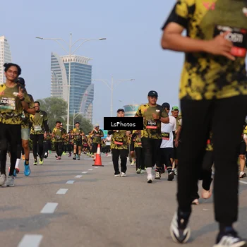 Runner Photo 6916150