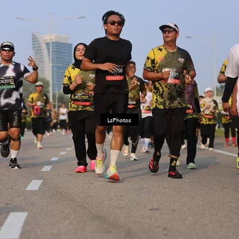 Runner Photo 6916159