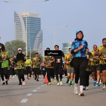 Runner Photo 6916222