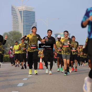 Runner Photo 6916231