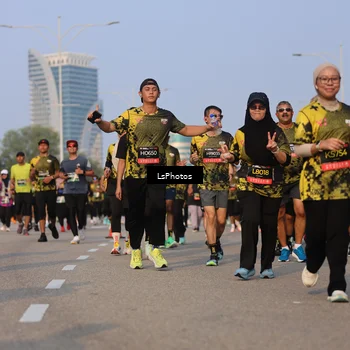 Runner Photo 6916240