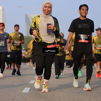 Runner Photo 6916243