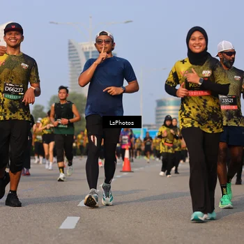 Runner Photo 6916249