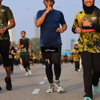 Runner Photo 6916252
