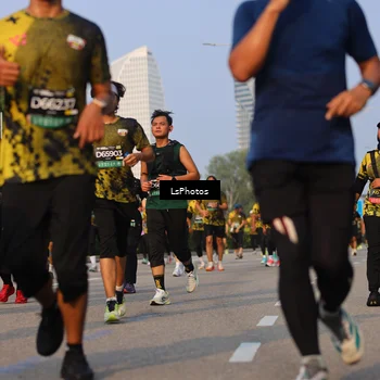 Runner Photo 6916256
