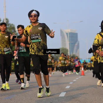 Runner Photo 6916258