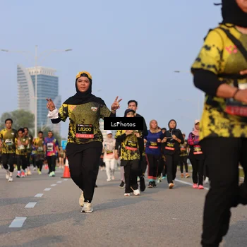 Runner Photo 6916259