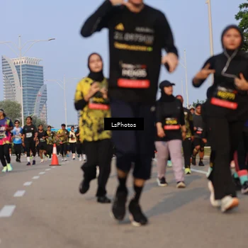 Runner Photo 6916271