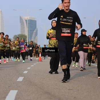 Runner Photo 6916274