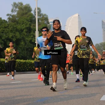 Runner Photo 6916293