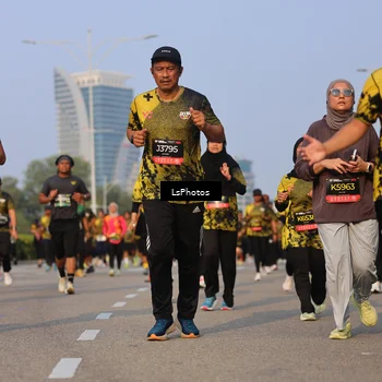 Runner Photo 6916306
