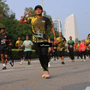Runner Photo 6916325