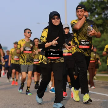 Runner Photo 6916329