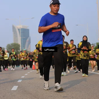 Runner Photo 6916335