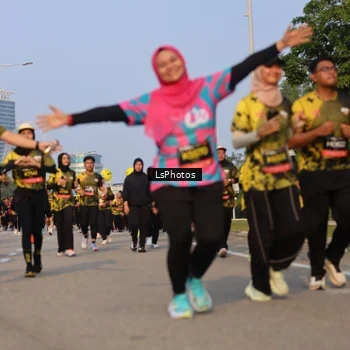 Runner Photo 6916361
