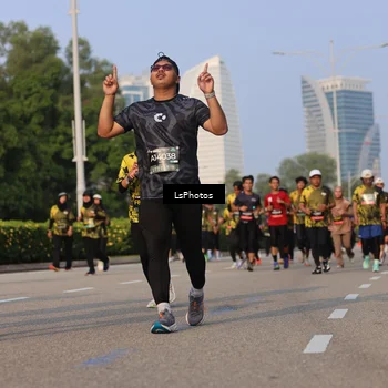 Runner Photo 6916389