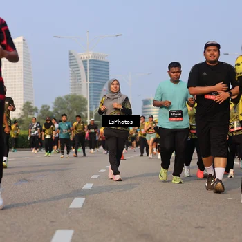 Runner Photo 6916591