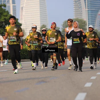 Runner Photo 6917090