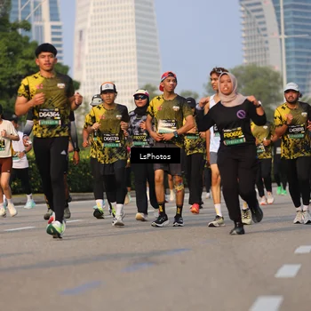 Runner Photo 6917100