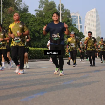 Runner Photo 6917123