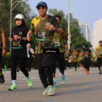 Runner Photo 6917143