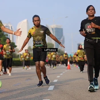 Runner Photo 6917170