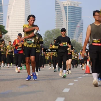 Runner Photo 6917666