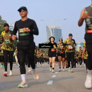 Runner Photo 6917679