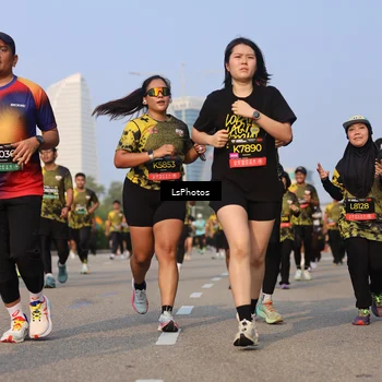 Runner Photo 6917684