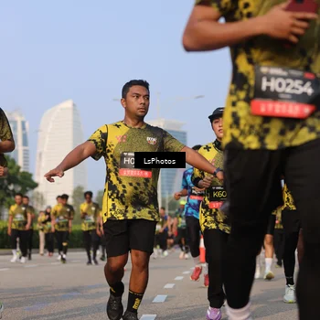 Runner Photo 6917692