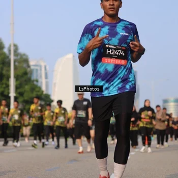 Runner Photo 6917704