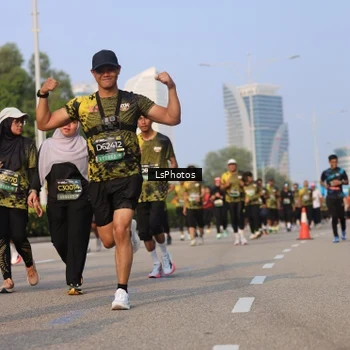 Runner Photo 6918414