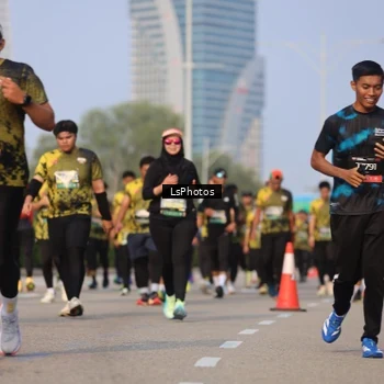 Runner Photo 6918435