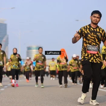 Runner Photo 6918456