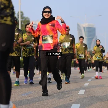 Runner Photo 6918460