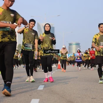 Runner Photo 6918472