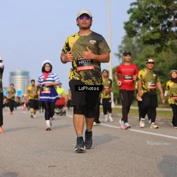 Runner Photo 6918485