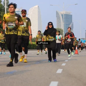 Runner Photo 6918541