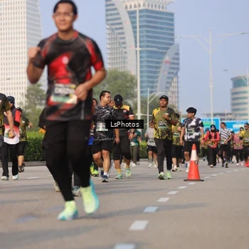 Runner Photo 6918542